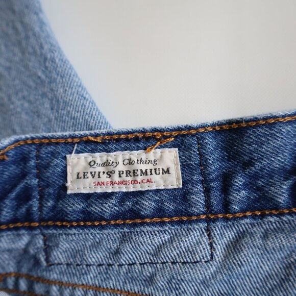 LEVIS Size 25 Wedgie Jeans Frayed hems - Picture 7 of 10